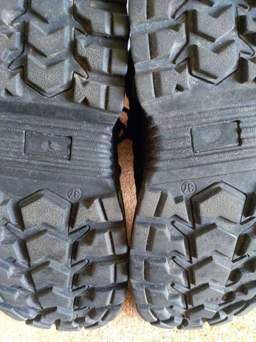 Ботуши -Ботуши -