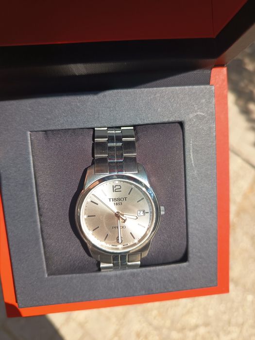 Часовник Tissot pr100