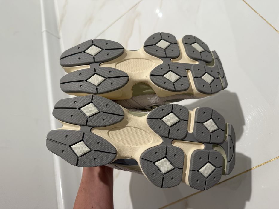 Нови New Balance 9060