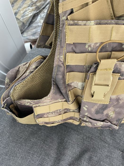 Vesta Tactica Militara cu Buzunare camo - NOU -
