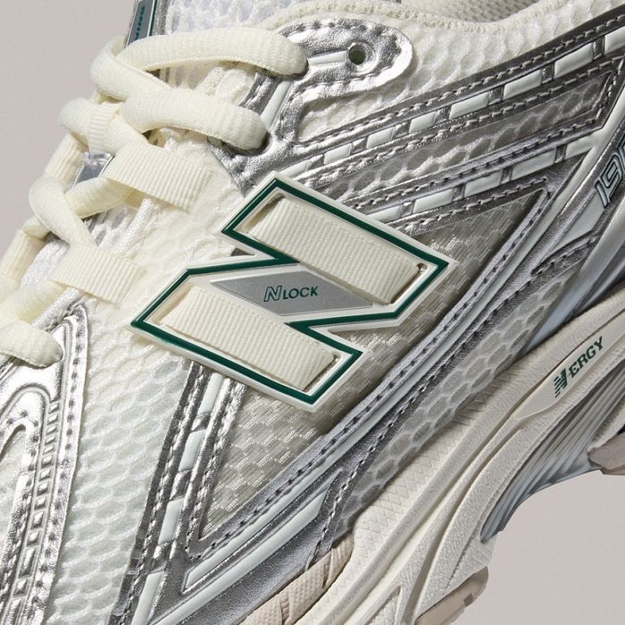 Кроссовки New Balance 1906REE