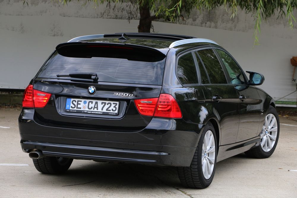 Vand BMW Seria 3 Euro 5 Navi Panoramic Clima Bi-Xenon
