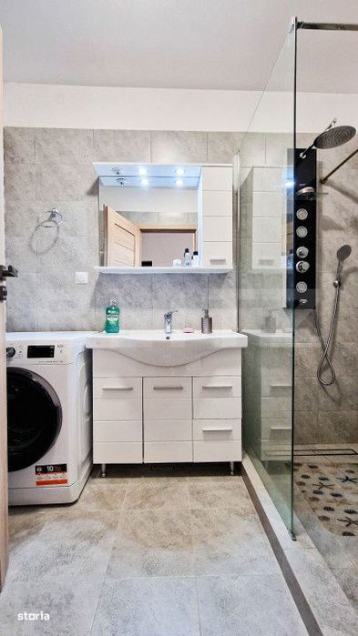 Apartament modern cu 2 camere, garaj, 49mp, etajul 2, zona Vivo
