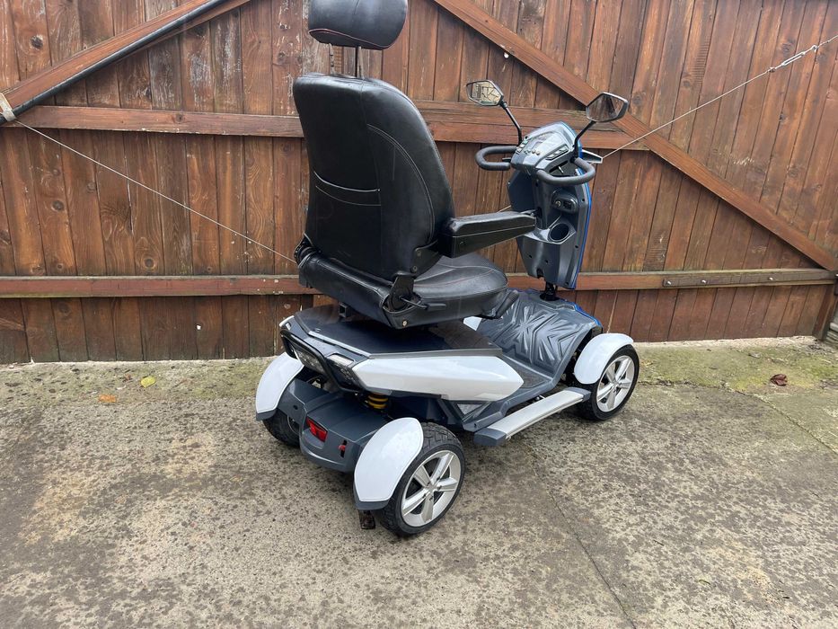 Scuter carut electric pentru persoane dizabilitati handicap batrani