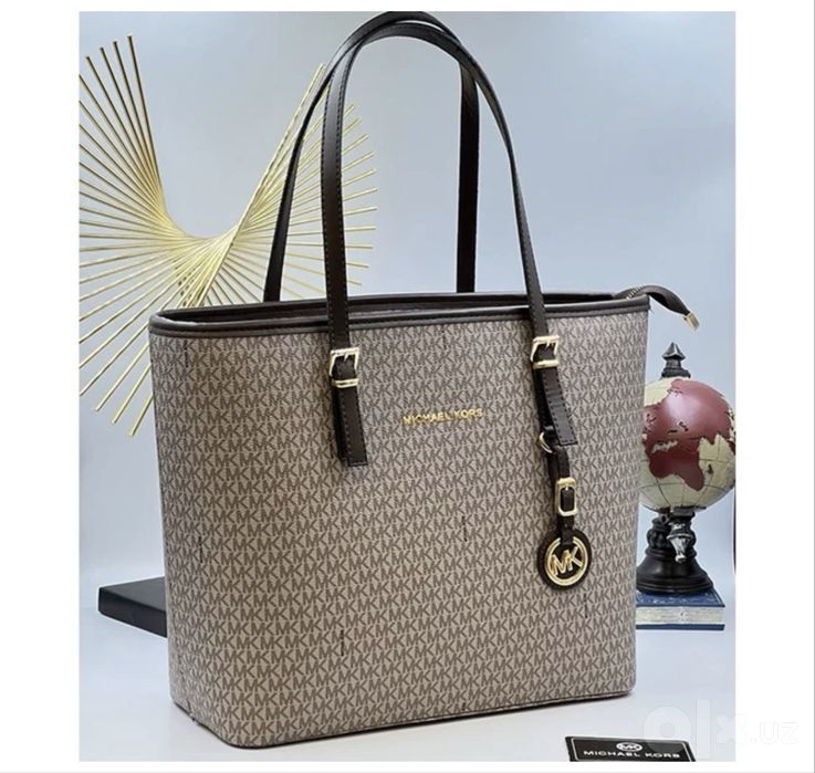Кожаная сумка Michael Kors