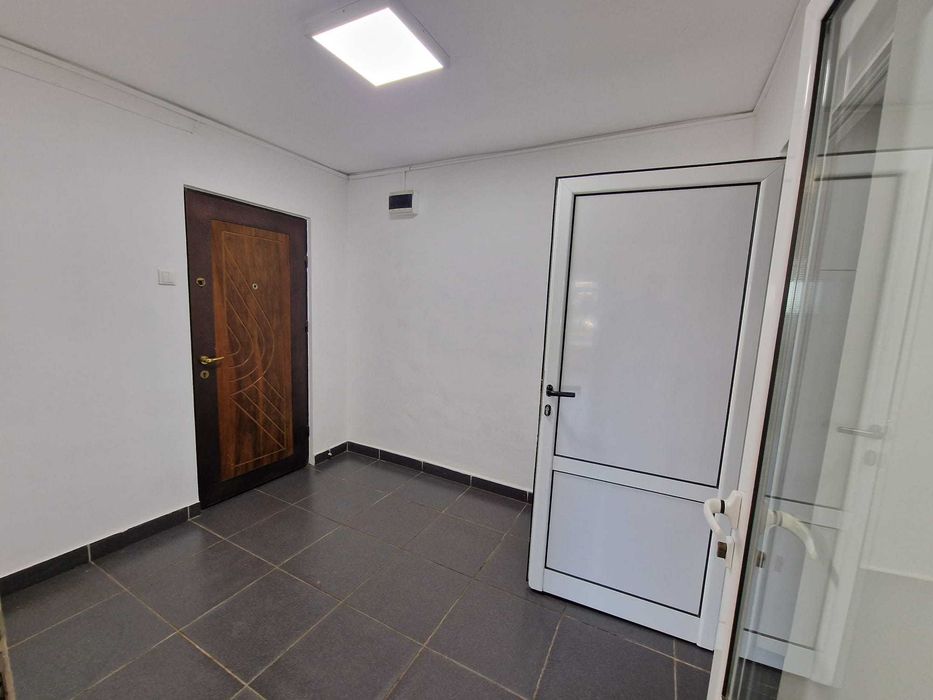 Inchiriez spatiu comercial 32mp