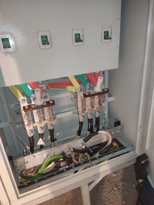 Услуги электрика приеду быстро