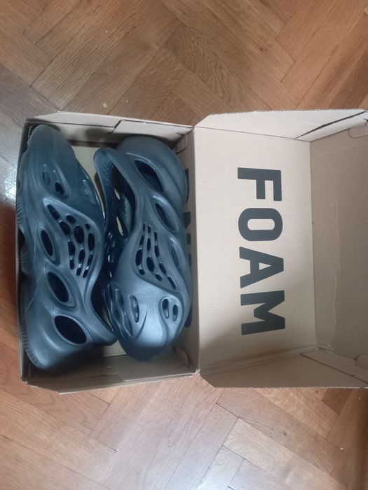 Adidas yezzy foam runner 46 номер черни Пишете ако ви интересува