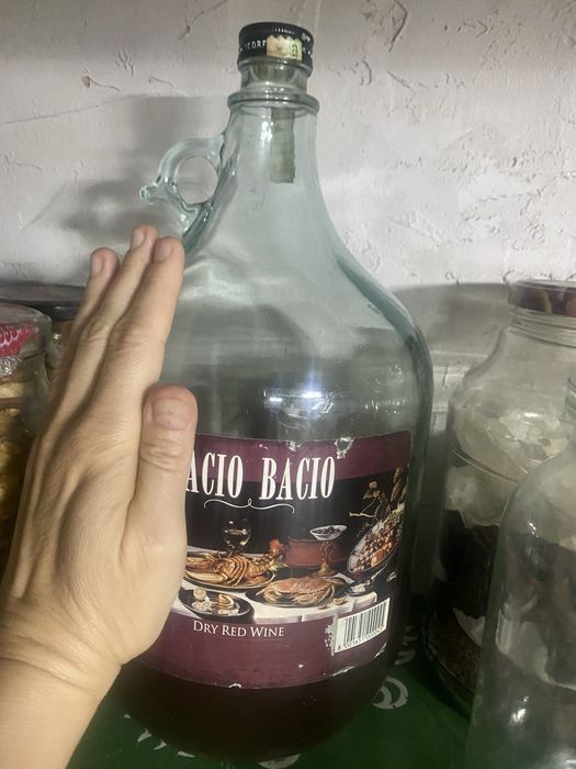 Бутылки для вина продам