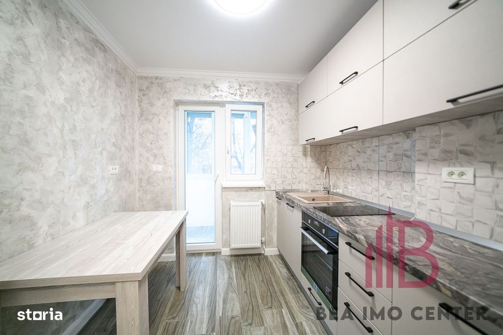 Apartament 3 camere , renovat complet, etaj 1, B-dul Revoluției