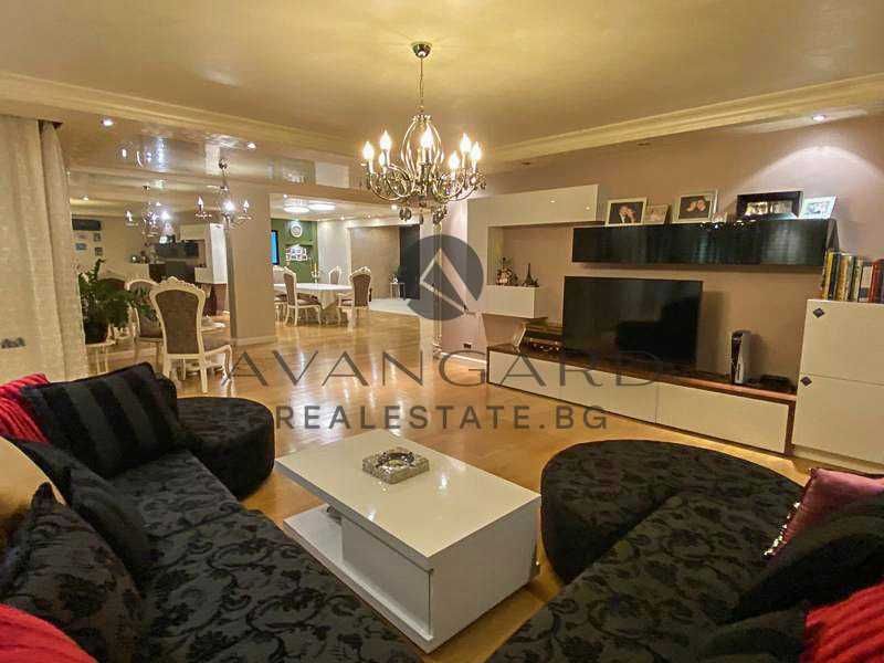 оф.11026 Многостаен с Паркомясто Герджика