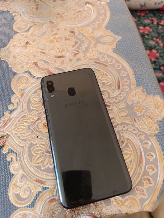 Samsung A20 с гарантией