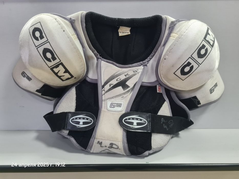 Хоккейная   форма разные размеры