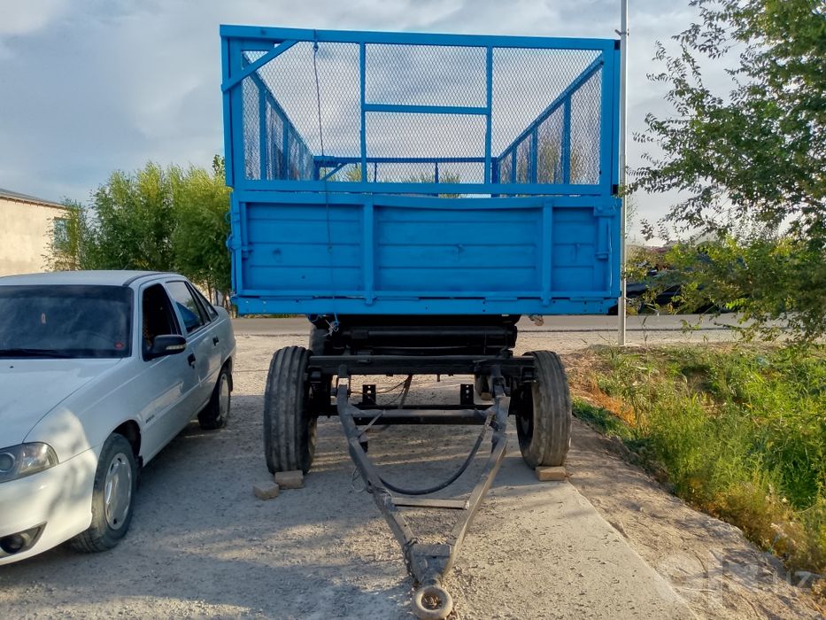 Traktor prisep trashka