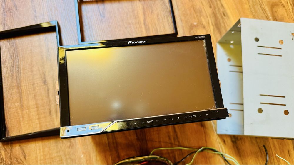 Pioneer AVH-P4300DVD  7”