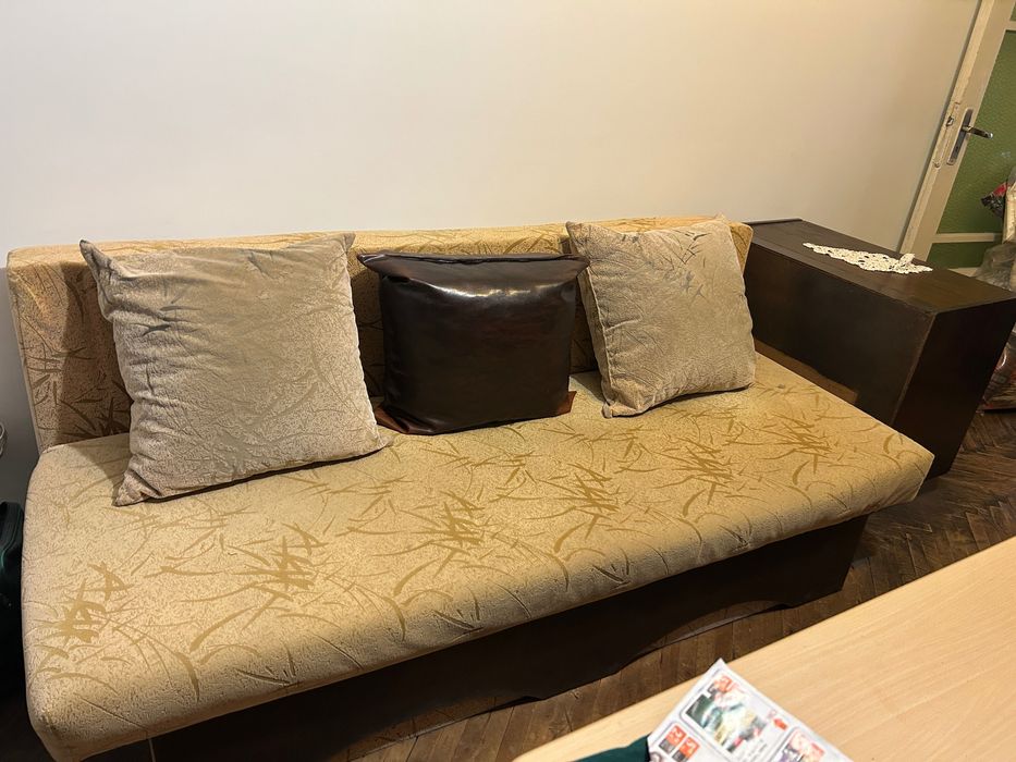 Разтегателен диван