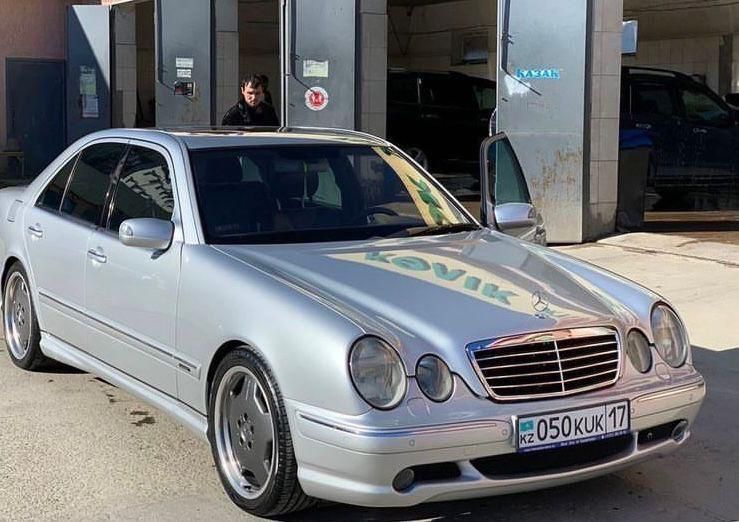 Бампер Мерседес 210
