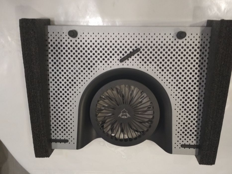 Продам подставку - вентилятор под ноутбук