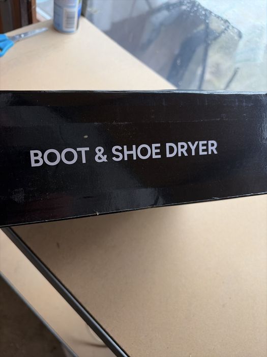 Uscator incaltaminte