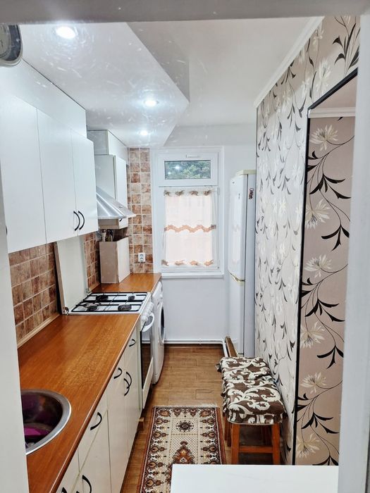 Închiriez apartament