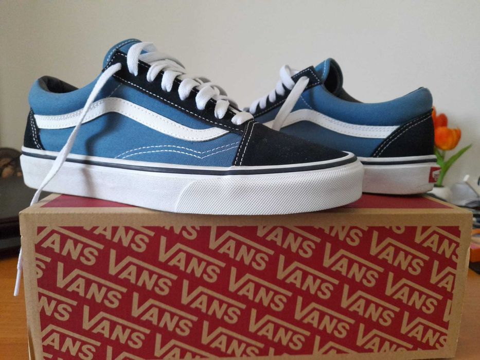 Pantofi noi Vans Old School marime 40,5