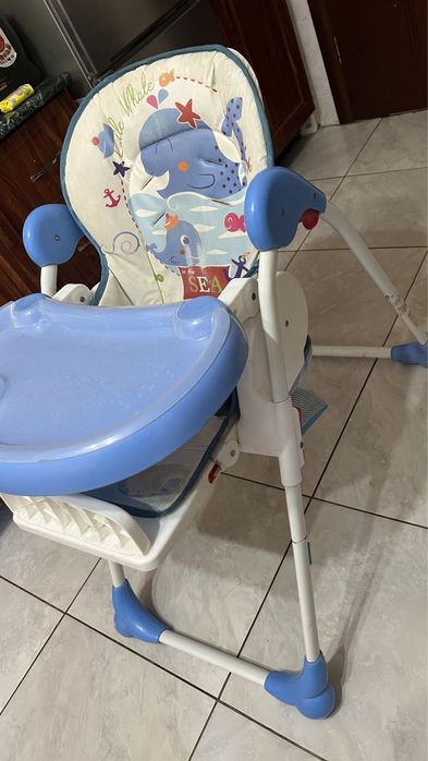 Продам столик для кормления