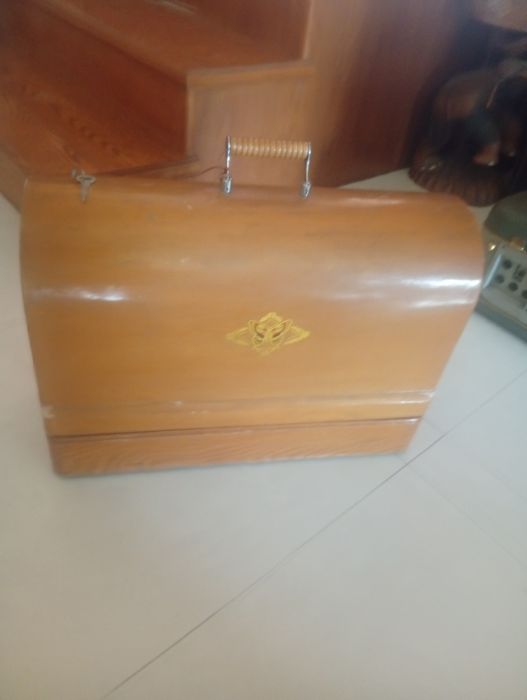 Ретро шевна машина butterfly ja1-1 с куфар и оригинален паспорт