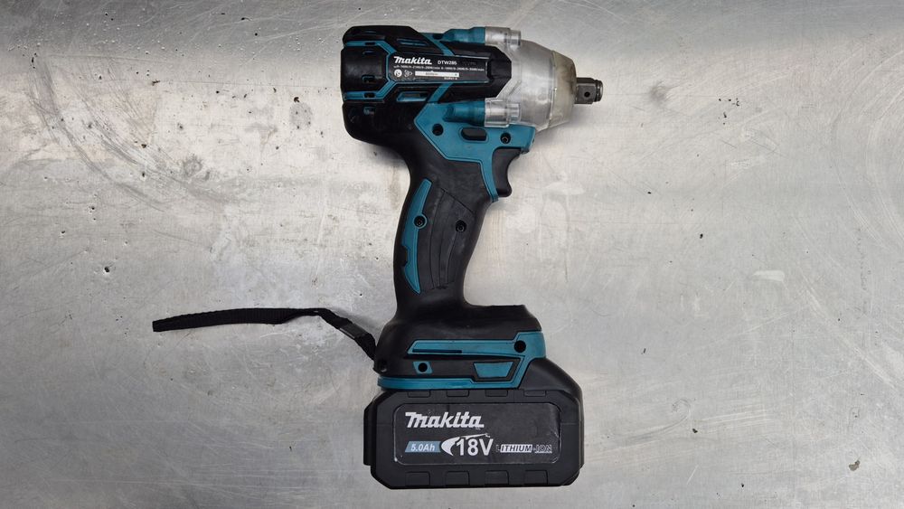 Професионални акумулаторни инструменти MAKITA