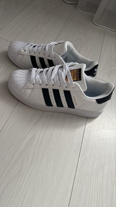 Кроссовки Adidas