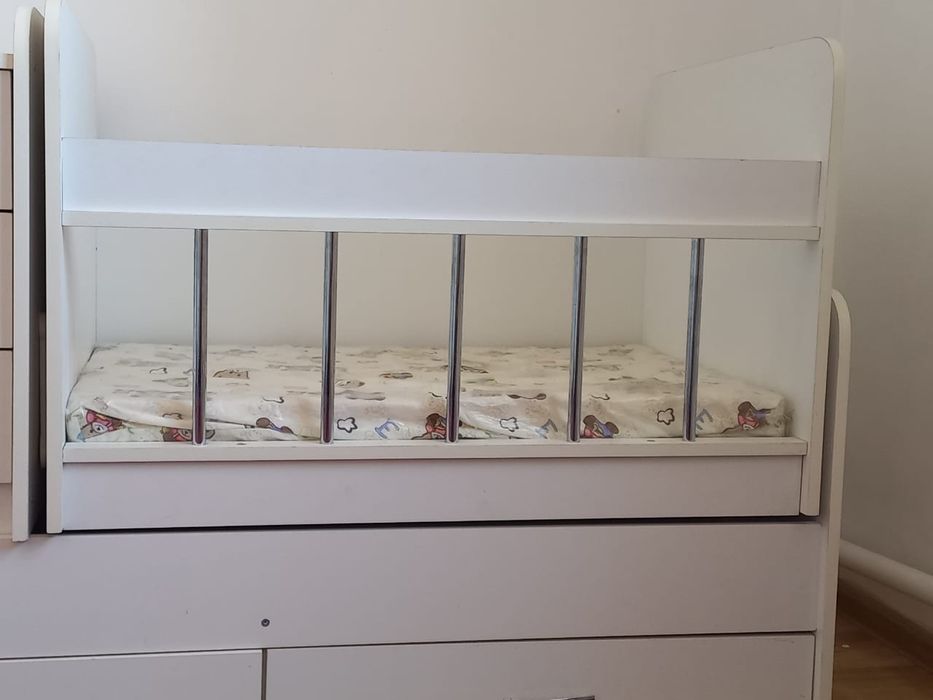 Продается манеж-кровать