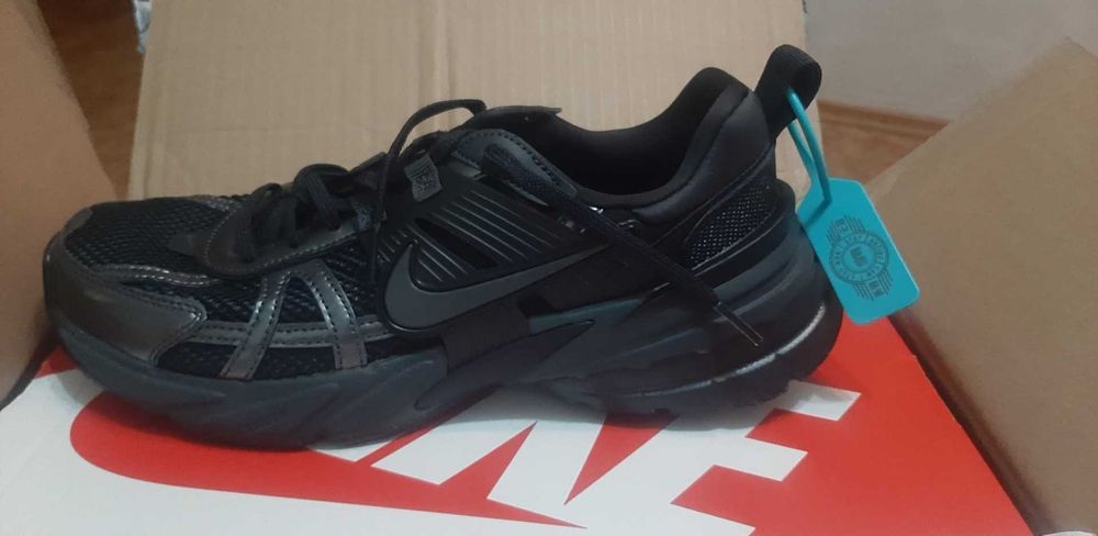 кроссовки nike V2K run