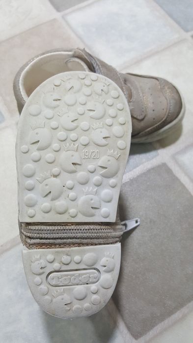 Сандали и обувки за момиче