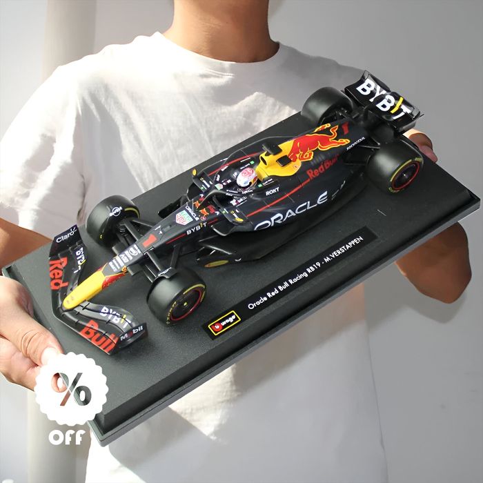 Формула 1 болид Bburago 1:18 F1 2023 Red Bull RB19; Ferrari SF23