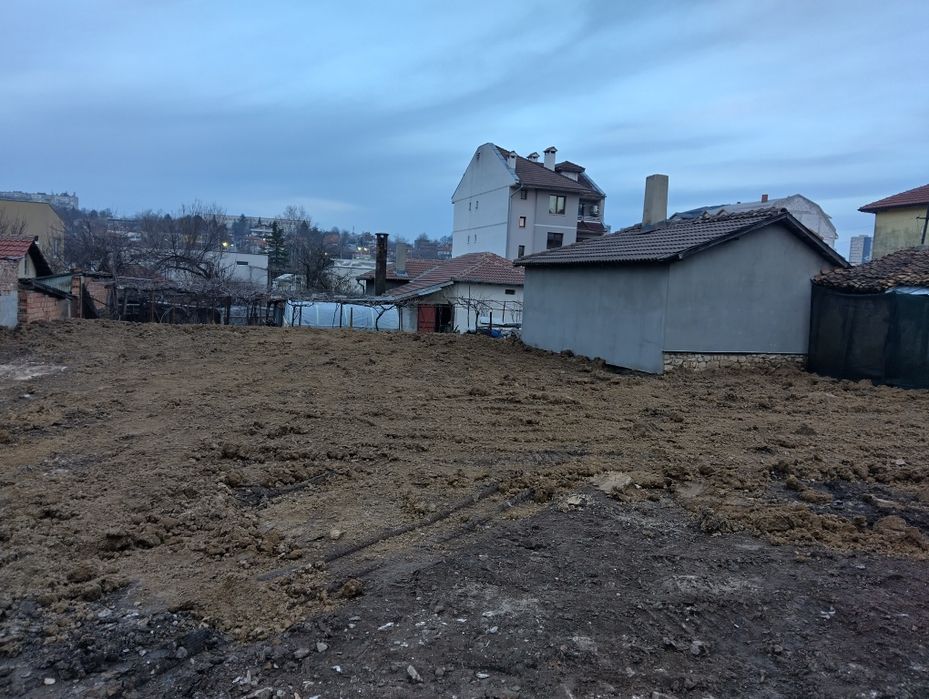 Дава се под наем Парцел в Добрич, Автогара - 576 кв.м за 104734.62 € - Снимка #1