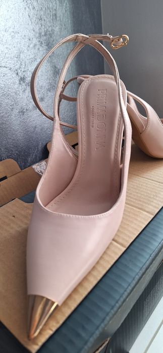 Pantofi eleganti