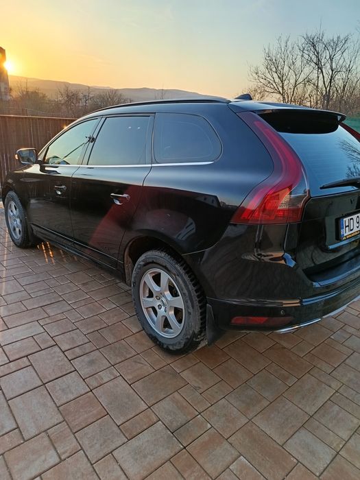 Vând Volvo XC60 2011