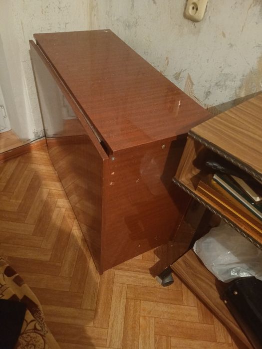 Трюмо зеркало в хорошем состоянии