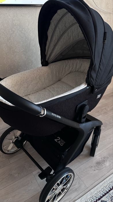 Продам детскую коляску Ining baby