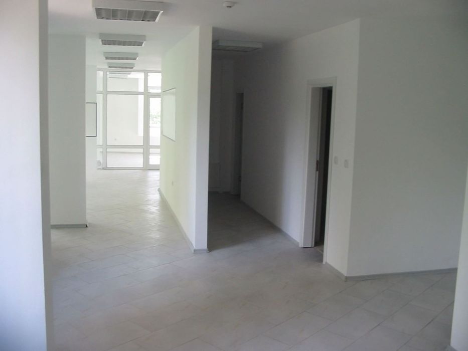 130 кв.м open space офис до метро – напълно окабелен, идеален за IT и