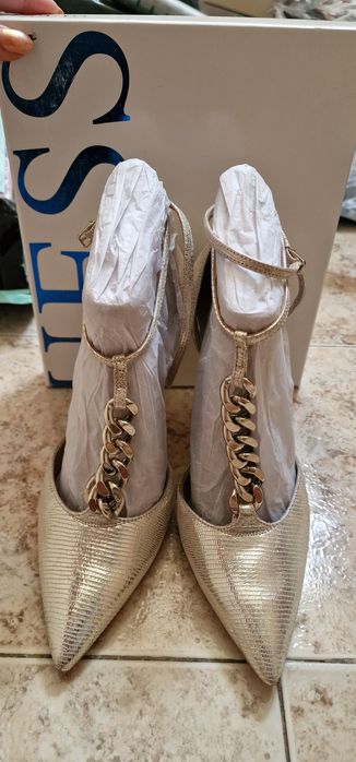 Дамски обувки Guess