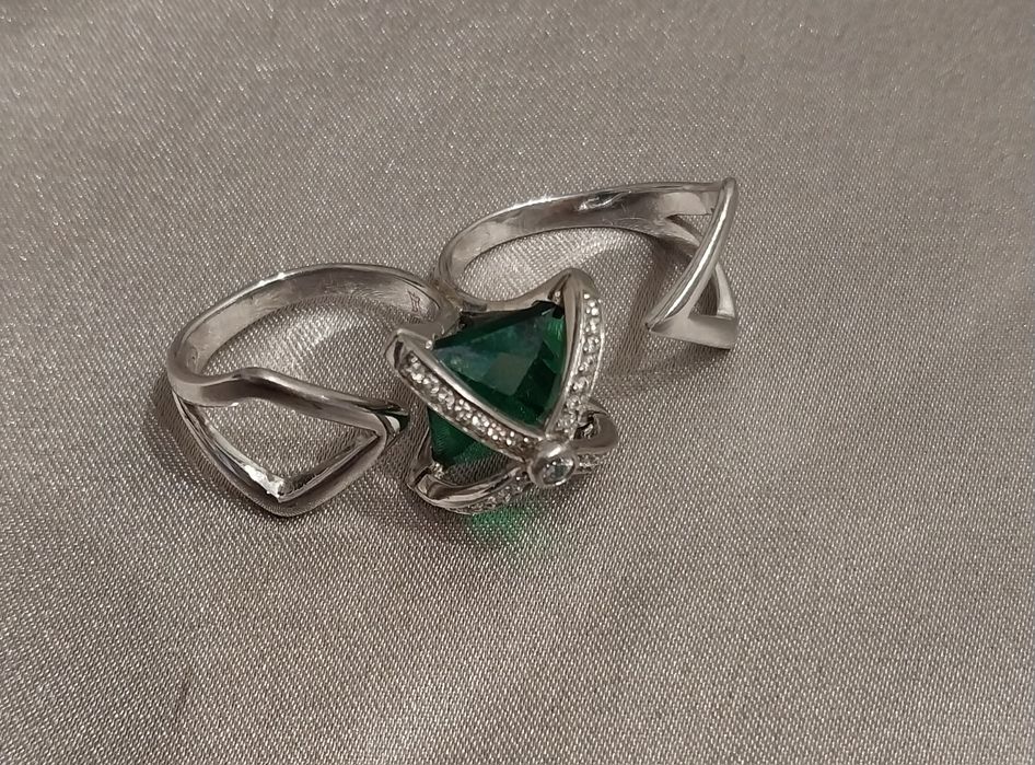 Серебряное кольцо