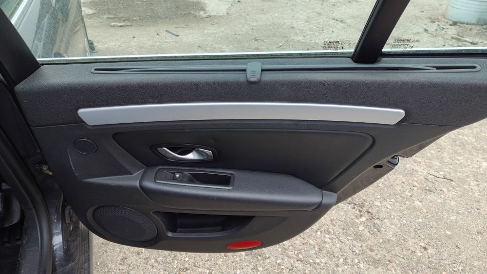 Set fete usi Renault Laguna 3