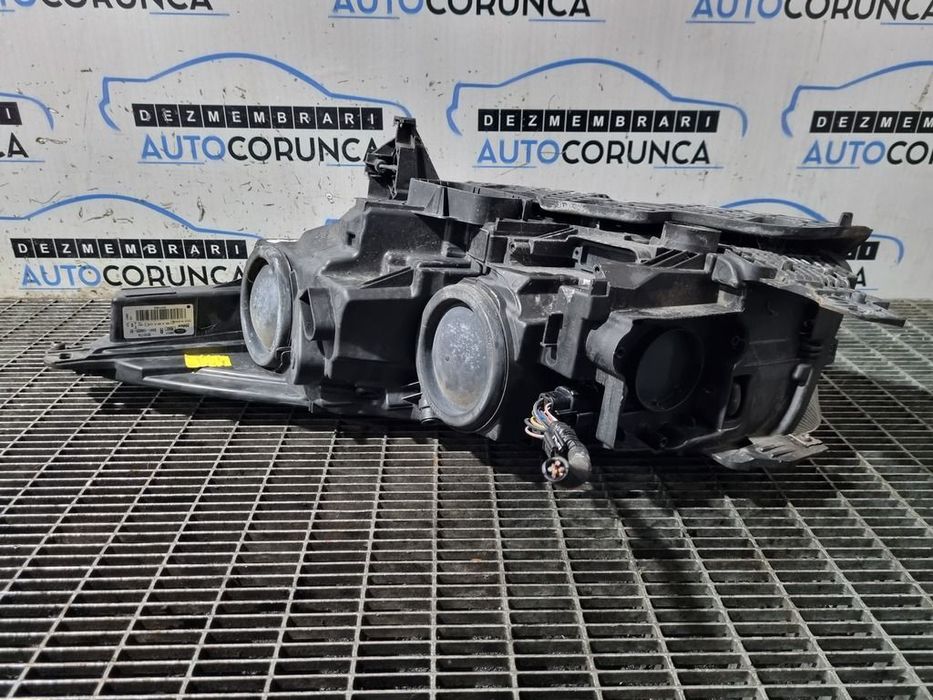 Far Dreapta Ford Kuga II Facelift 2016 - 2019 SUV 4 Usi (1387) Fara xenon