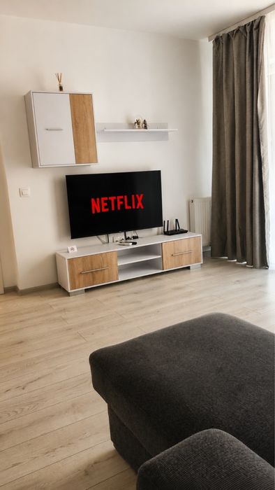 Apartament cu 3 camere zona Tractorul