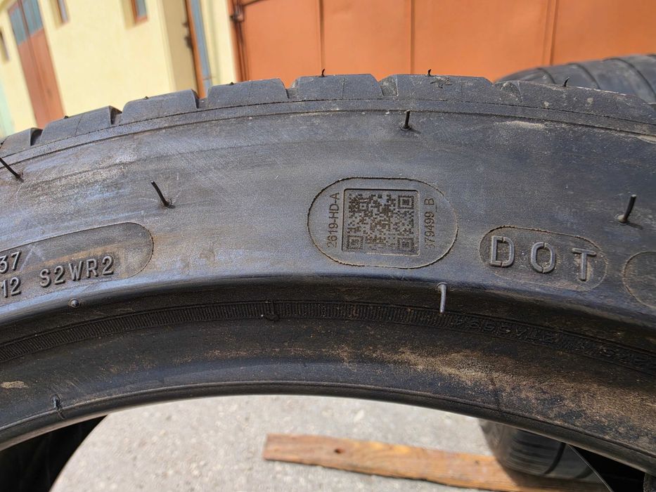 2 бр. летни гуми 255/40/18 Michelin PS4 ZR DOT 2619 4,5 mm