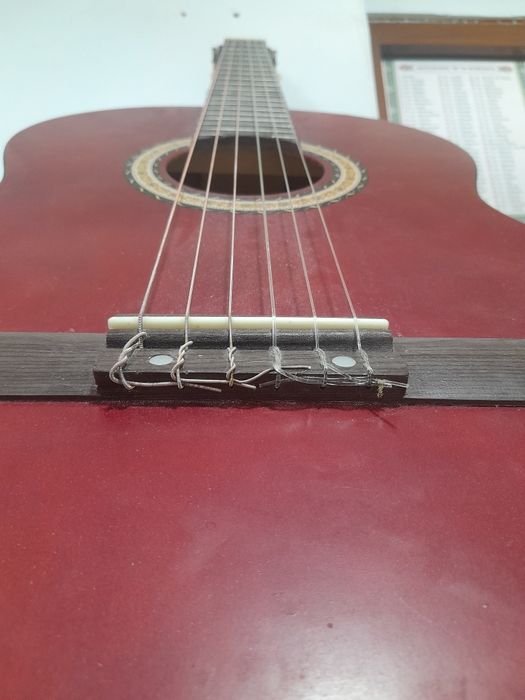 Gitara sotiladi sumkasi bilan