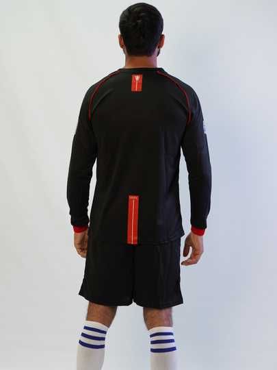 Retro manchester united qizil yengi uzun forma