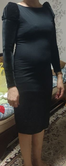 Продам Платье,кофты разные