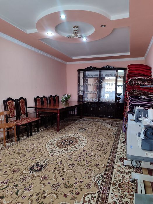 Hovli uy kvartira ga almashiladi kotta hovli 6 sotix yandi qurilgan