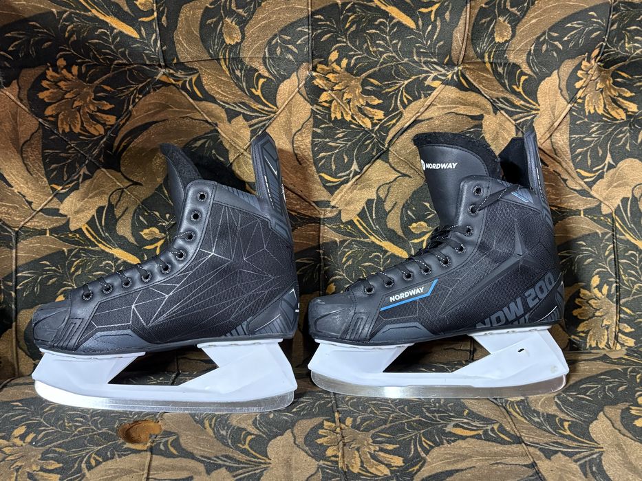 Коньки б/у 44 жағдайы жаксы